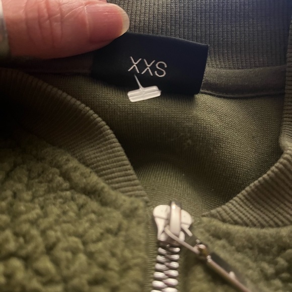 Zyia Flying V fleece zip up - Picture 3 of 5